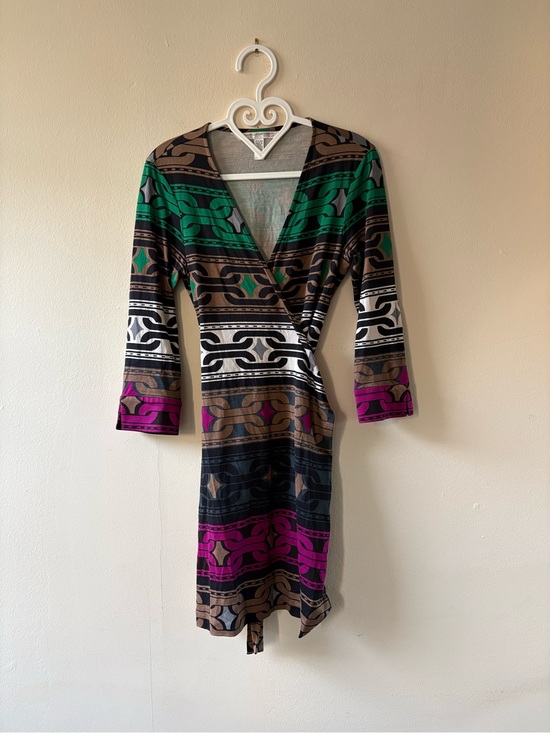 Diane Von Furstenberg Dresses & Skirts - Diane Von Furstenberg vintage Silk Wrap Dress